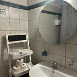 22 La Maisonette *