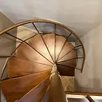 22 La Maisonette *