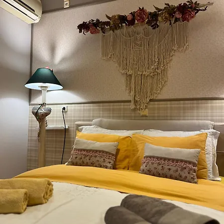 22 La Maisonette Karpenísion